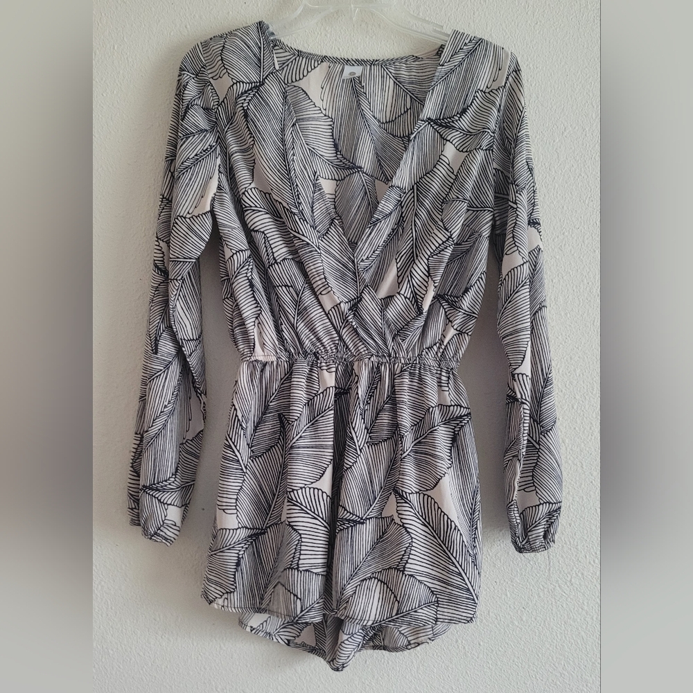 Rokoko Sz Small Long-Sleeve Romper